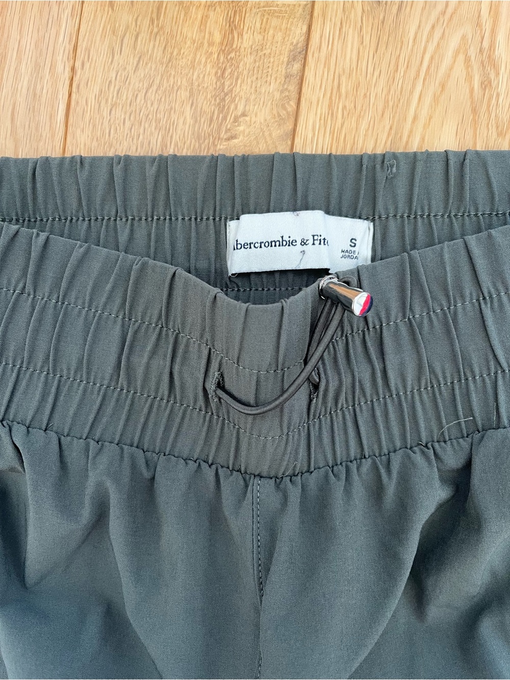 A&F Women’s Dark Green Utility Shorts - Medium Rise, 3” inseam - NWOT - Picture 4 of 6